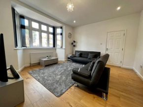 Lux Apartment Nuneaton with Gated, Private Parking